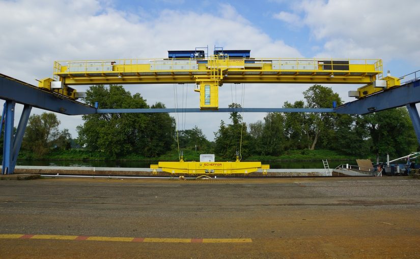 Firmy zajmujące się wytwarzaniem maszyn posiadają w ofercie standardowe warianty